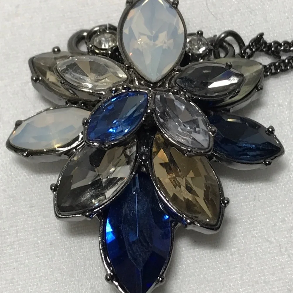 Loft pendant necklace/ blue and opalescent NWT - Picture 9 of 9